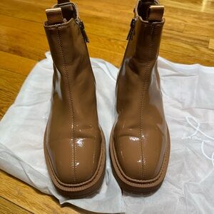 Sam Edelman Kids' Laguna Chelsea 
Chelsea